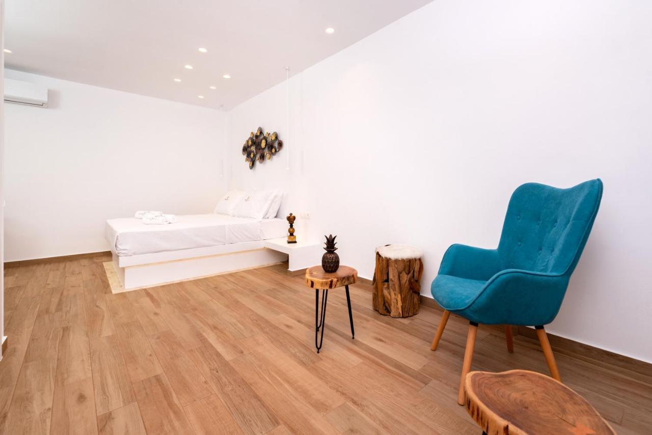 Kasteli Suites Perivolos  Bagian luar foto